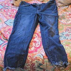 Zenana Outfitters Dark Blue Cropped Jeans